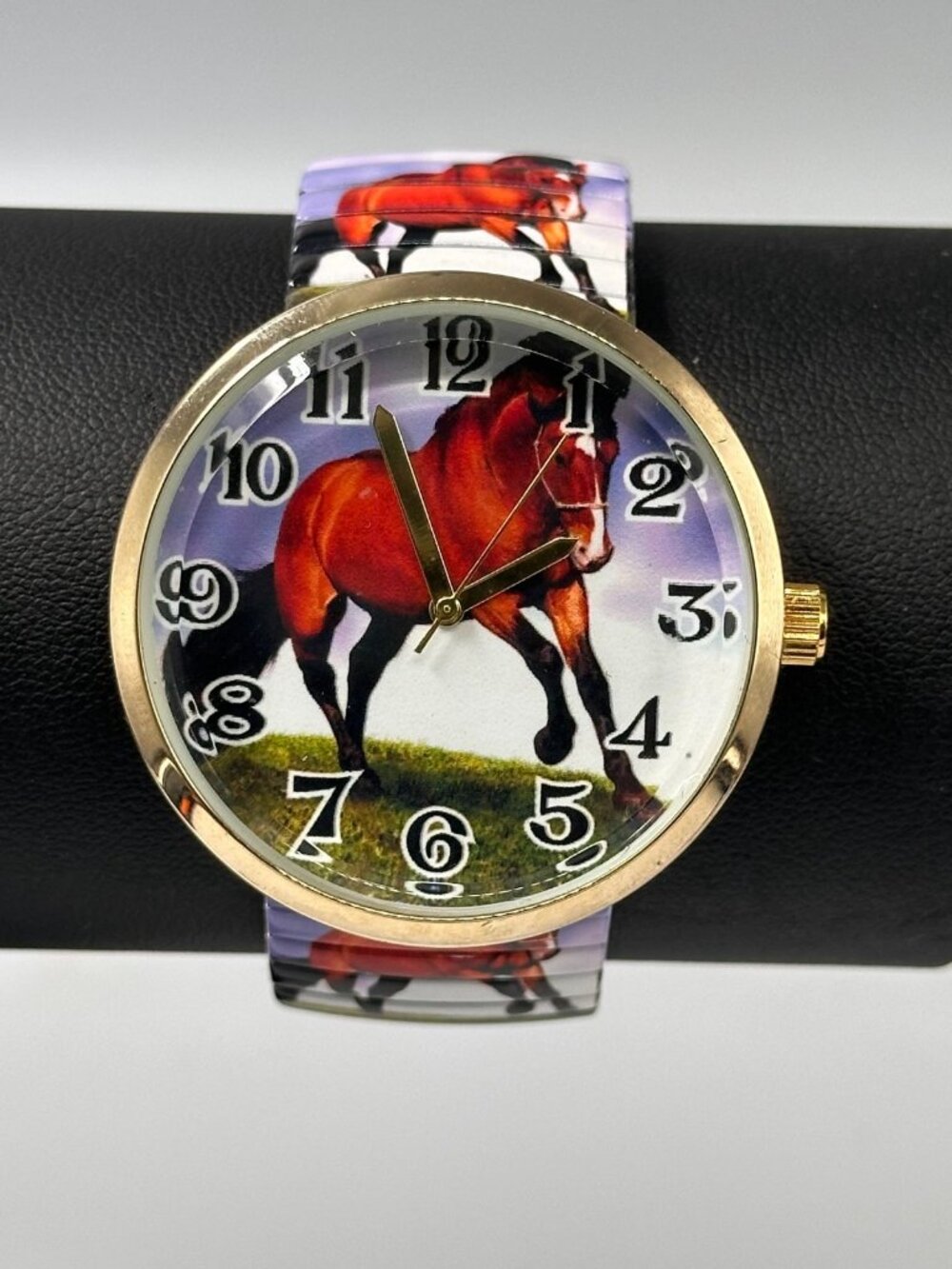 Varsales Horse Watch Women Gold Tone Stretch Band New Battery 6.75"